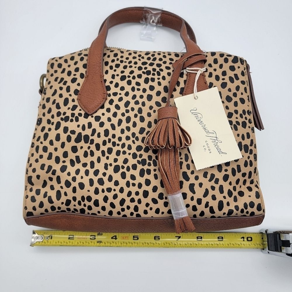 NWT UNIVERSAL THREAD Goods Co. Leopard Pleather Lined Crossbody - Picture 7 of 8